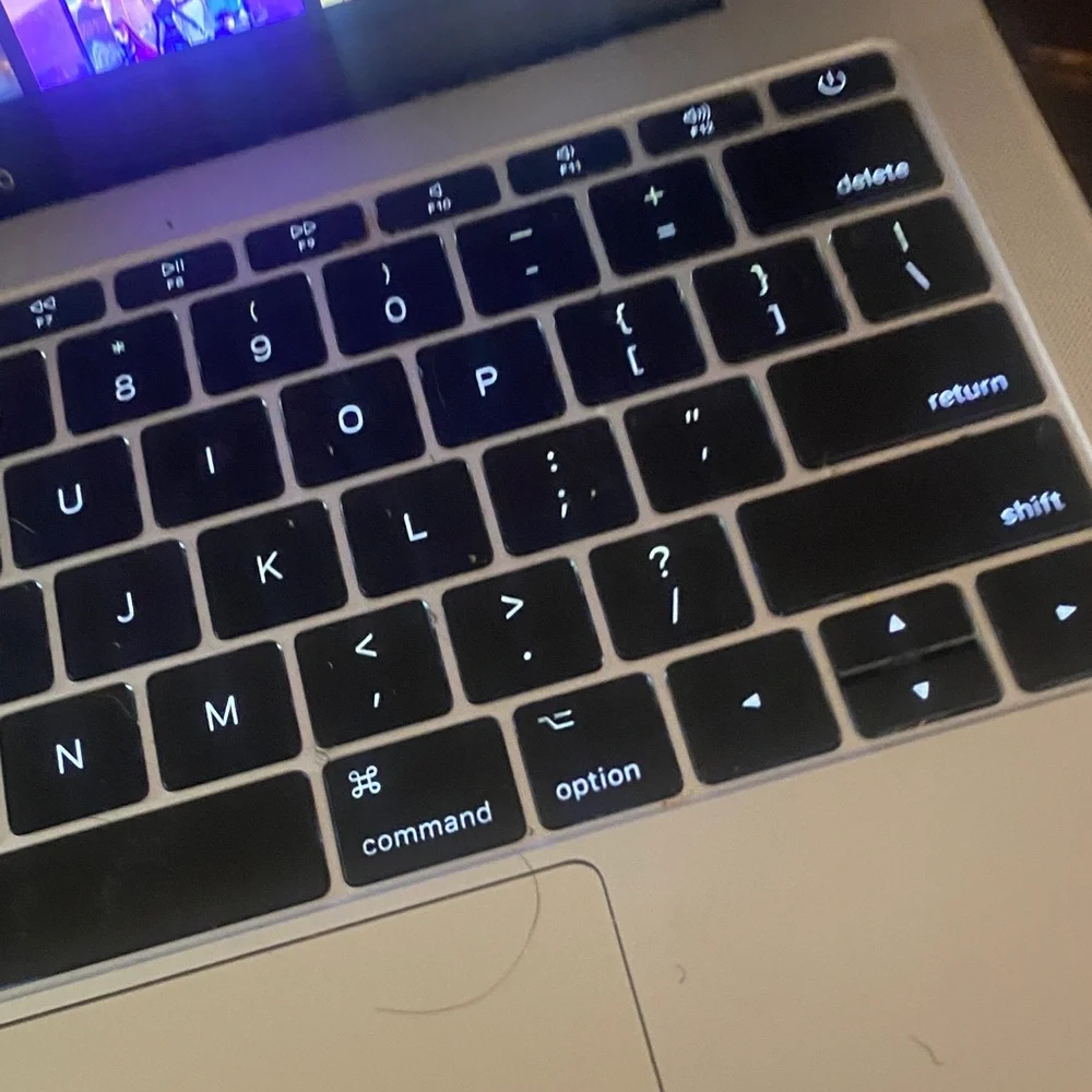 Apple sleek macbook